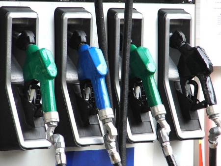 ارتفاع جديد في سعر مادة البنزين ليصبح 160 ليرة
